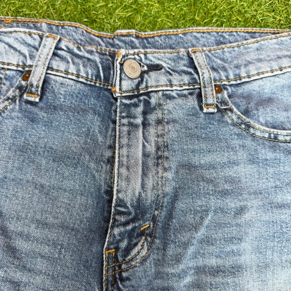 Levis 541 Jean Shorts Cut Off Blue Mens W32 Raw Hem Distressed
